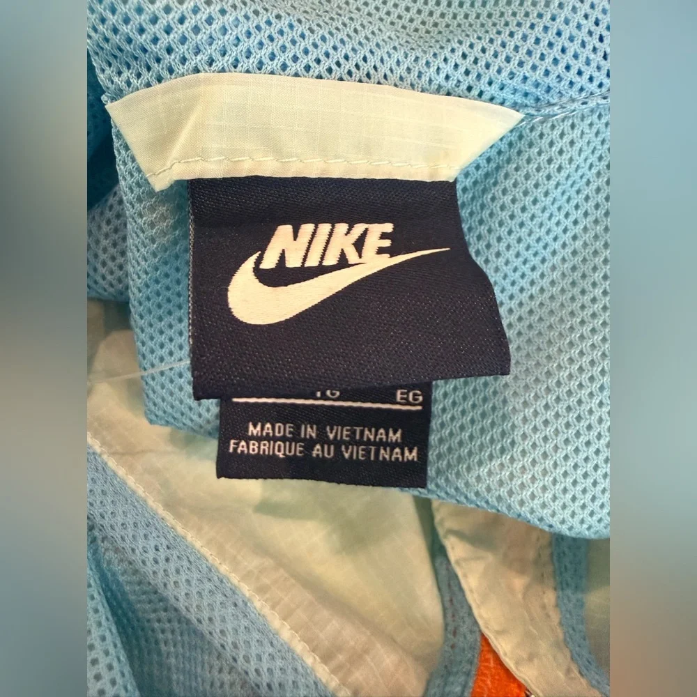 NWT. Nike. Girl’s Flight Weight Vest. Fiberglass/Lakeside. Size XL.